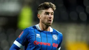 York beat 10-man Altrincham after late drama