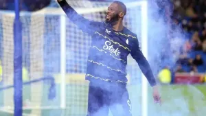 Everton substitute Beto rescues late point at Brighton