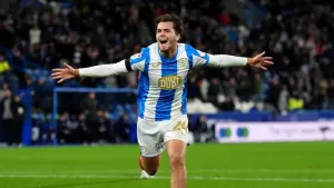 Lincoln fight back to claim draw against Huddersfield