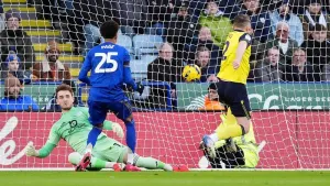 Oxford earn maiden win under boss Matt Bloomfield at Leicester