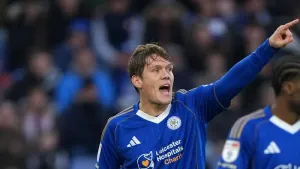 Wrexham pegged back as Jannik Vestergaard’s late goal earns Leicester a point