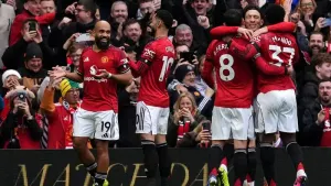 Manchester United and Michael Carrick win again as Tottenham are seen off