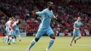 Rochdale return to top spot by breezing past Boreham Wood