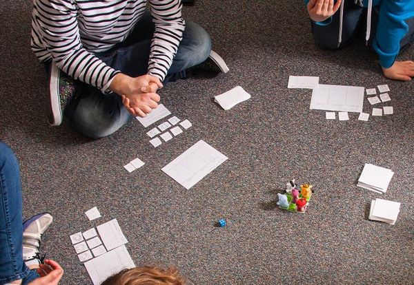 New media and biochemistry students collaborate on game creation