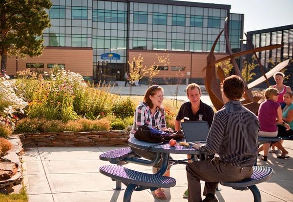 U of L welcomes new and continuing students to campus