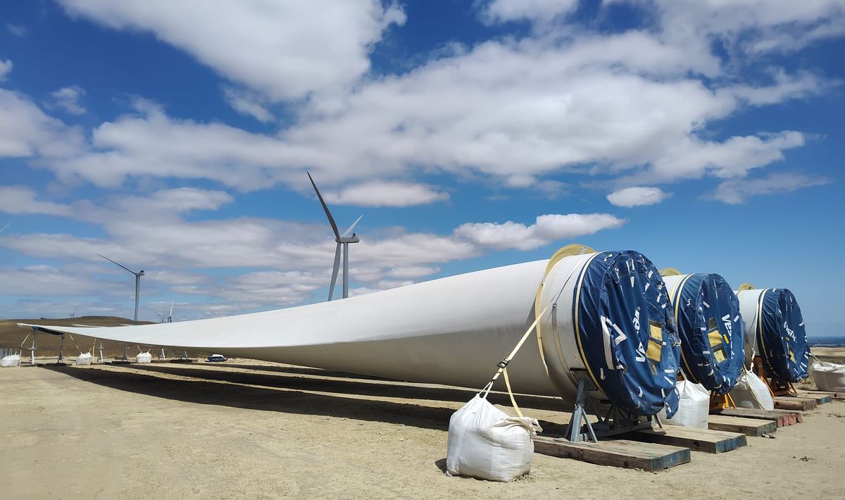 A repowered California wind farm rises in a birthplace of the industry
