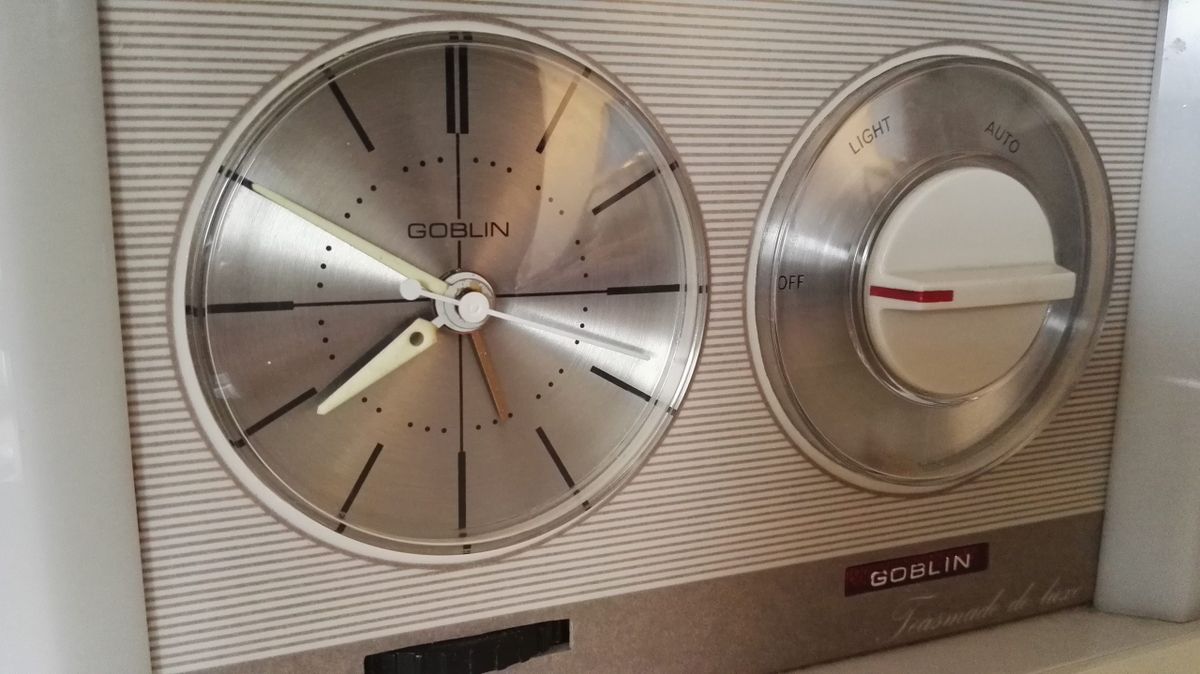 Repairing an old teasmade clock