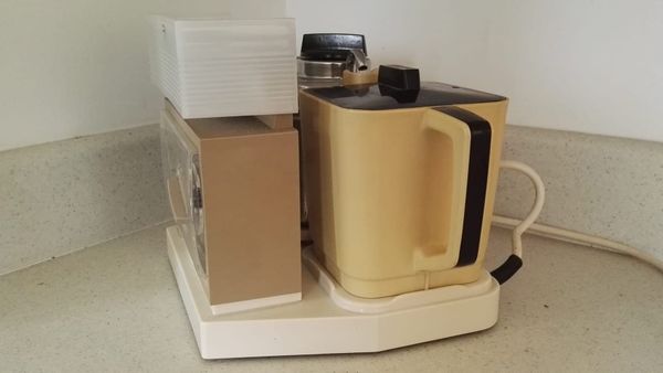 Can you swap a Noryl teasmade teapot for a china one?