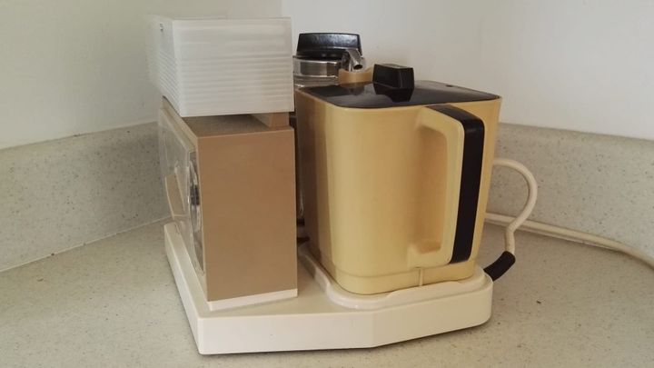 Can you swap a Noryl teasmade teapot for a china one?