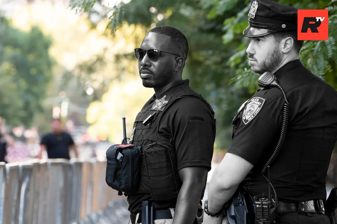Secret Service Launches Investigation After UN Staffers Deliberately Stopped Escalator as Trump and First Lady  Stepped On