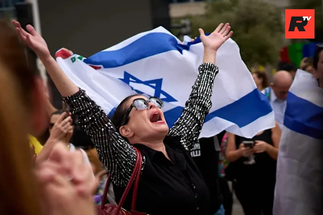 Gazans and Israelis Chant ‘Trump!’ in Joyful Unity Over Historic Cease-Fire Deal