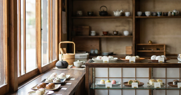 和菓子屋の新商品開発ガイド｜ドラマの劇中アイテムを再現し「聖地巡礼」のヒット商品を生む方法