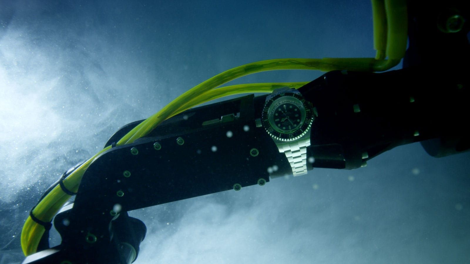 WATCH SCHOOL: How a Watch Keeps the Sea Out