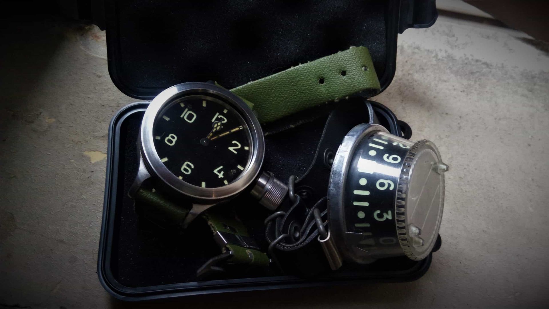 UNUSAL WATCHES: 60mm Of Steel Is Certainly One Way To Go Diving