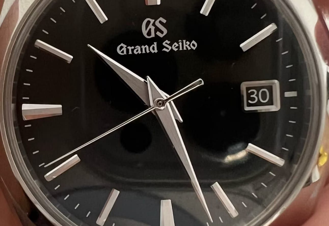 Watch School Wednesday: Why the Second Hand on Quartz Watches Doesn’t Always Line Up