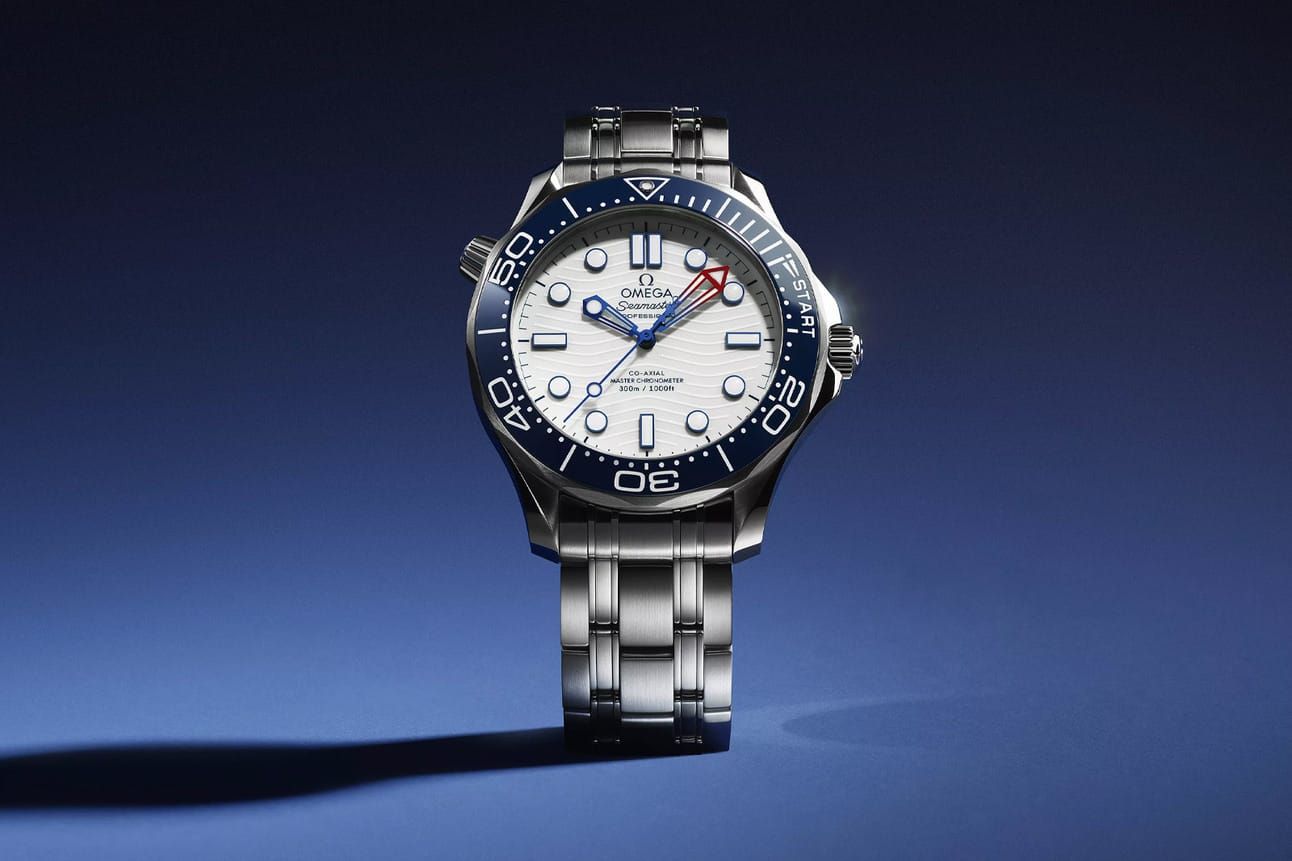 Omega Releases America's Cup Seamaster Diver 300M; Stowa Updates Their Retro-Futuristic Verus GMT Chrono; The New Farr + Swit Is Peak 80s Nostalgia; Union Glashütte Simplifes Their Square Averin