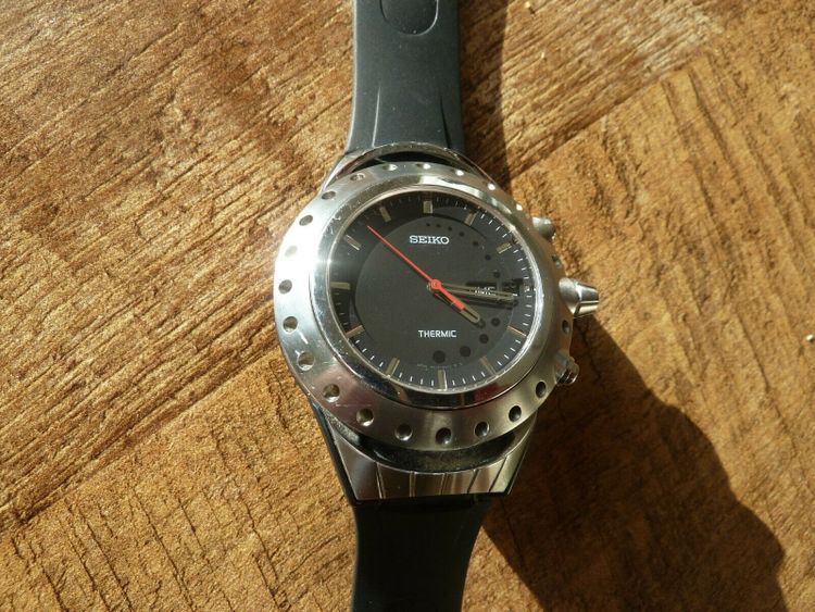 UNUSAL WATCHES: This Weird Seiko Is Powered By Your Body Heat