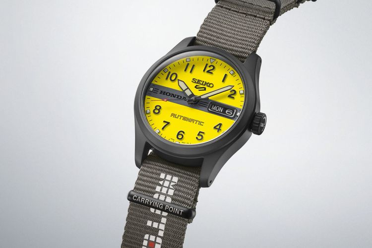 Seiko and Honda Honor The Most Absurd Scooter Ever; Favre Leuba's Two-Tone Deep Raider Day Date; The Grøne Oldenzaal Horologium; AP Adds A Flying Tourbillon To The Bleu Nuit Ceramic Collection