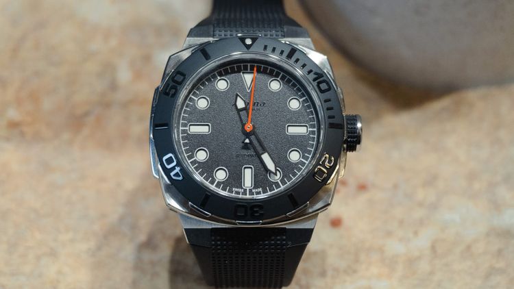 IAT Review: The Alpina × TRTS Seastrong Diver Extreme and the Subtle Art of Challenging the Uniformity of Sports Watches