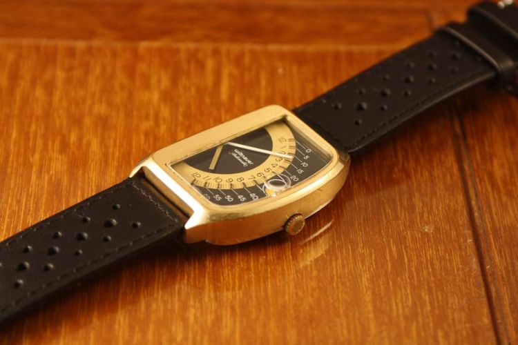 Watches You Might Not Have Seen, Week 66: The Audacious Design of the Wittnauer Futurama Jump Hour