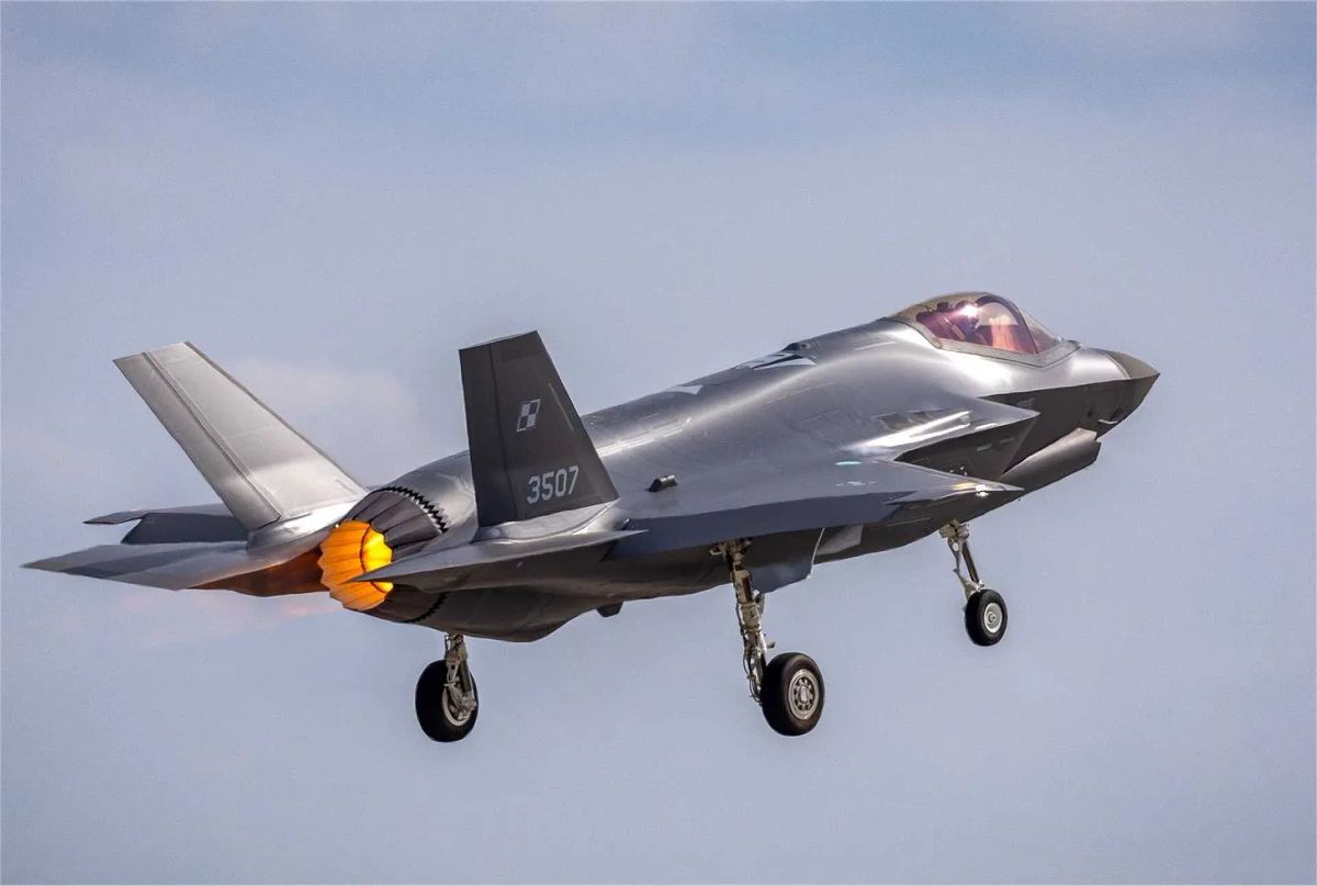 Poland Expands F-35A Fleet as Two New Jets Enter Flight Tests in the U.S.