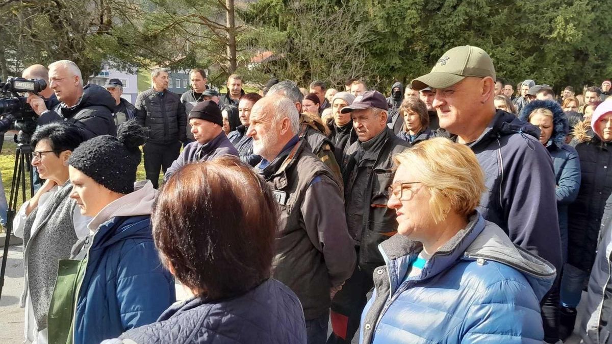 Workers at Bosnia’s TRZ Hadžići Signal Work Stoppages Amid Wage and Contract Crisis