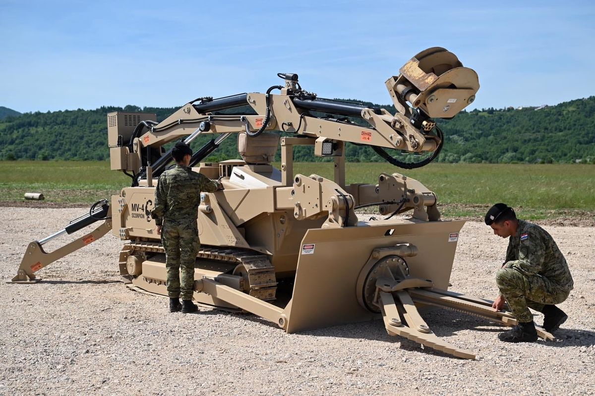 DOK-ING and Dynamit Nobel Defence Integrate Unmanned Mine-Scattering Capability