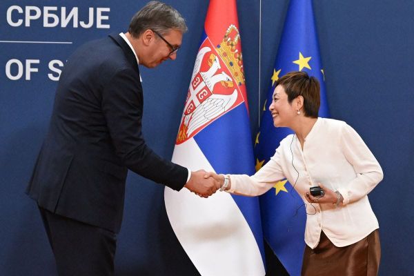Chinese Jiangsu Reliance Energy Tech representatives meet Serbian officials over €100.5 million battery plant.