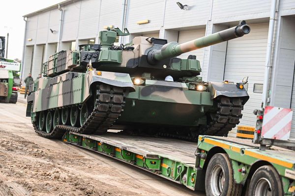 Poland Receives First 28 K2 Tanks Under Second Contract