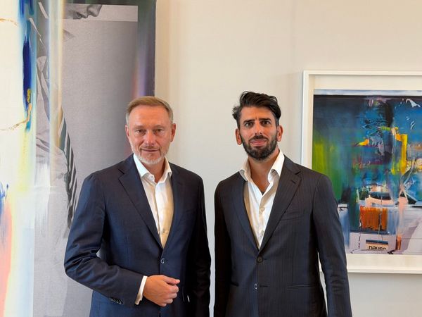 Christian Lindner and QuoIntelligence CEO Marco Riccardi following investment in European cyber threat intelligence company.