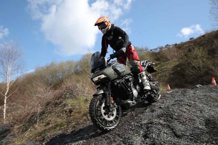 Pan America von Harley-Davidson im Gelände. 