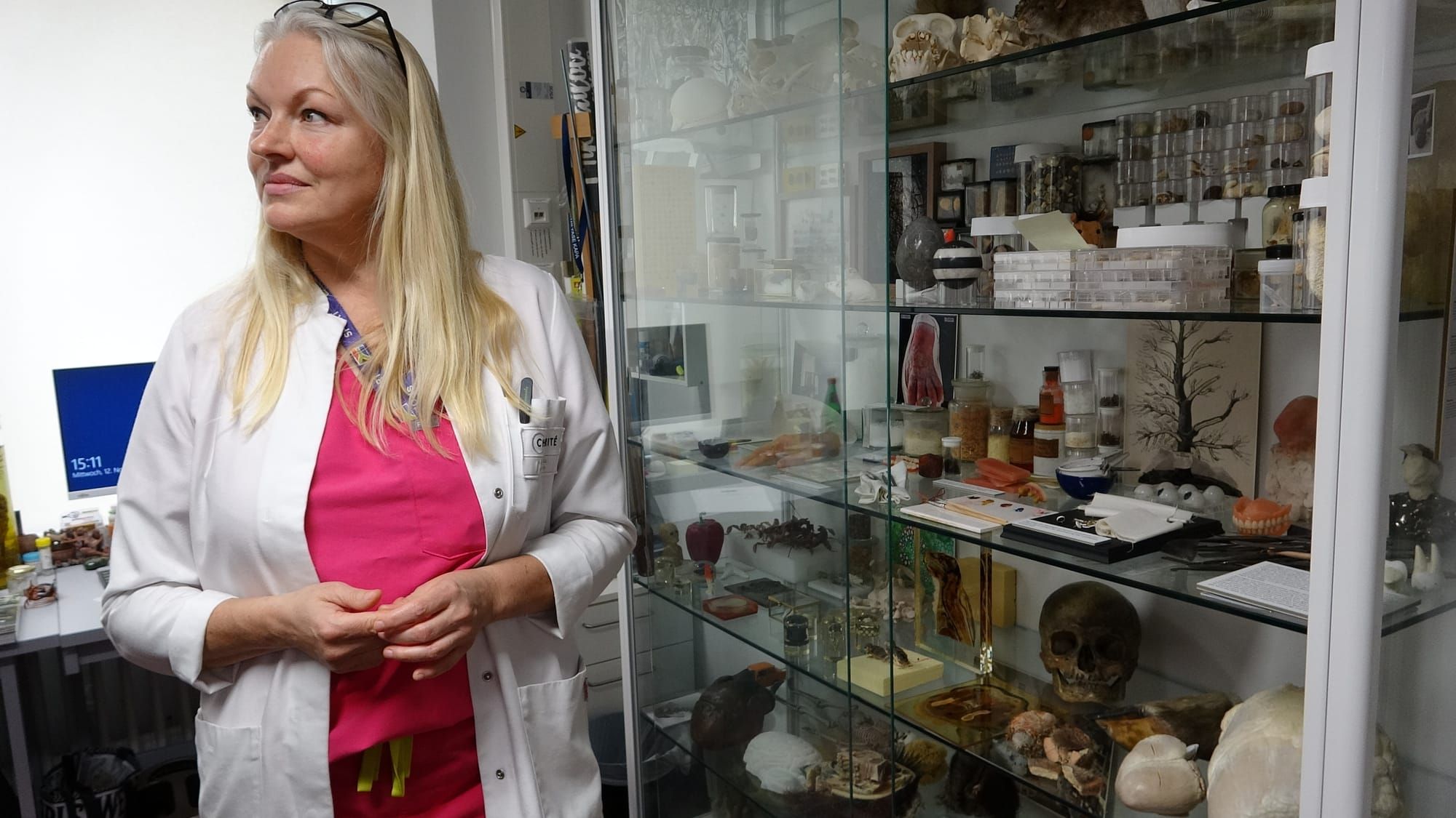 How Does It Feel to Cut Into a Human Brain?