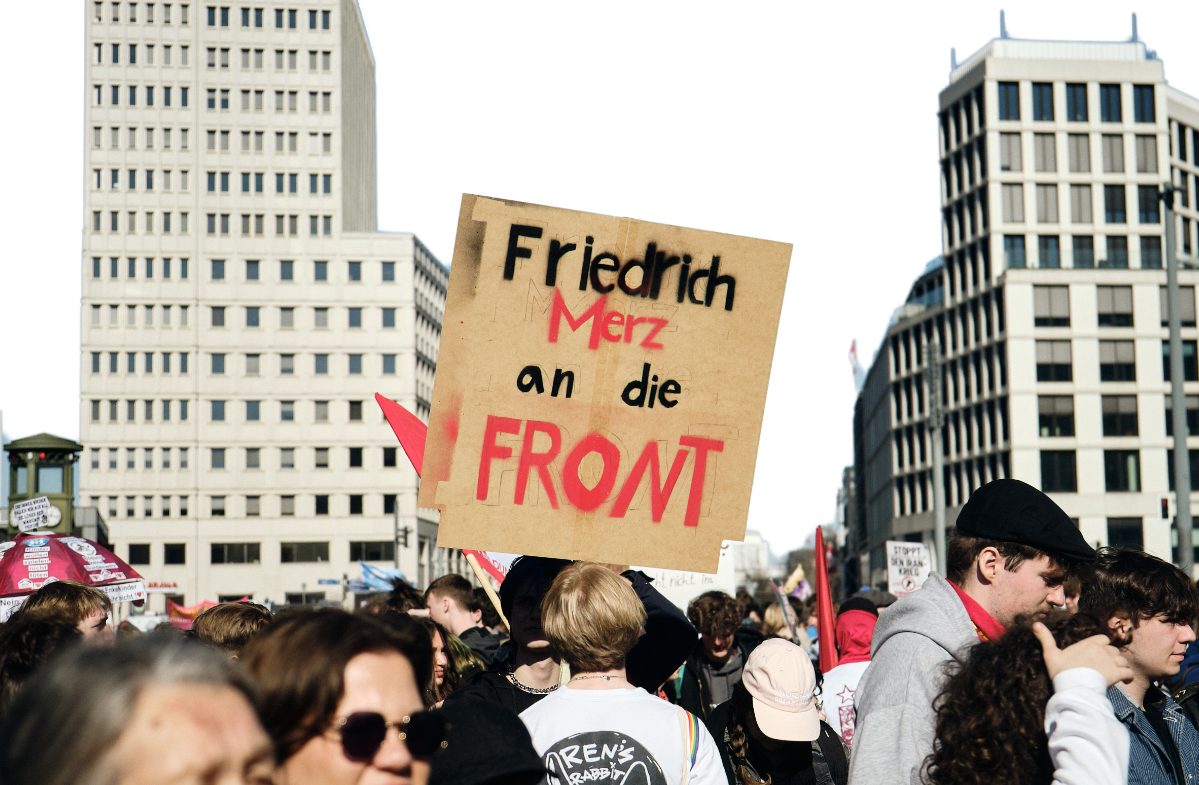 Friedrich Merz to the Front