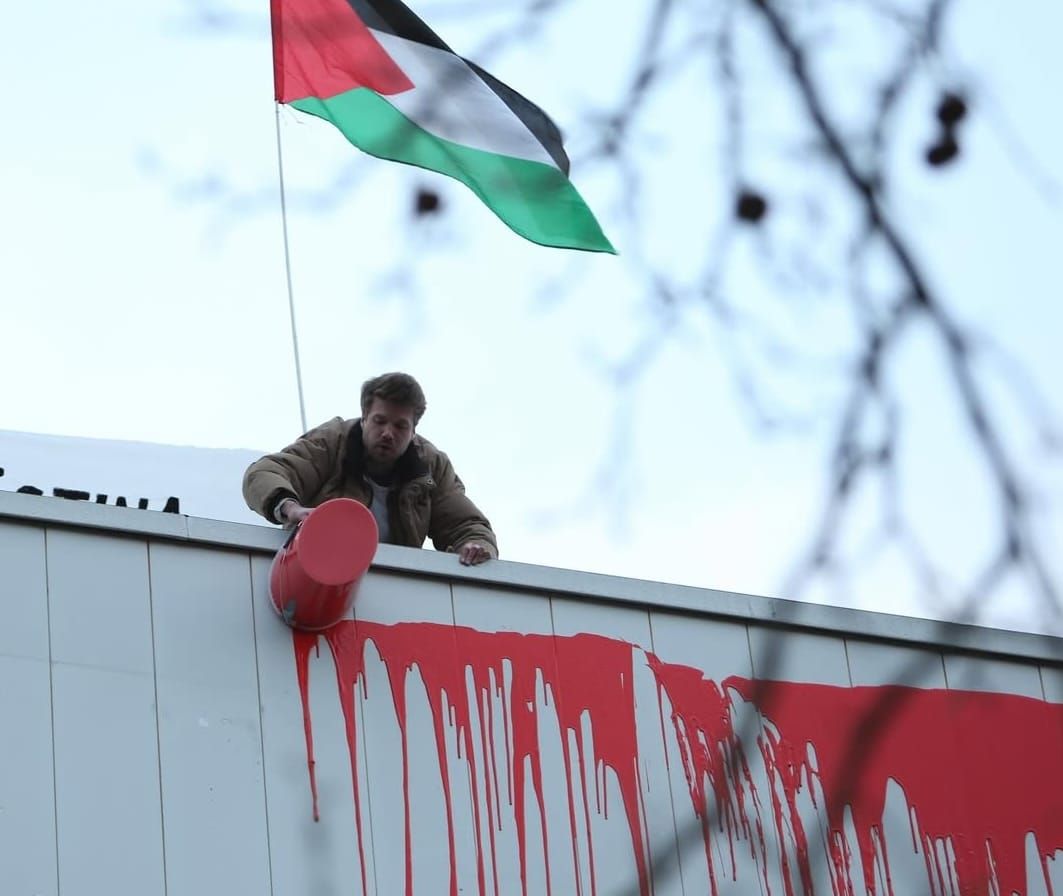 Activists Scale Rheinmetall Weapons Factory in Wedding to Protest Genocide