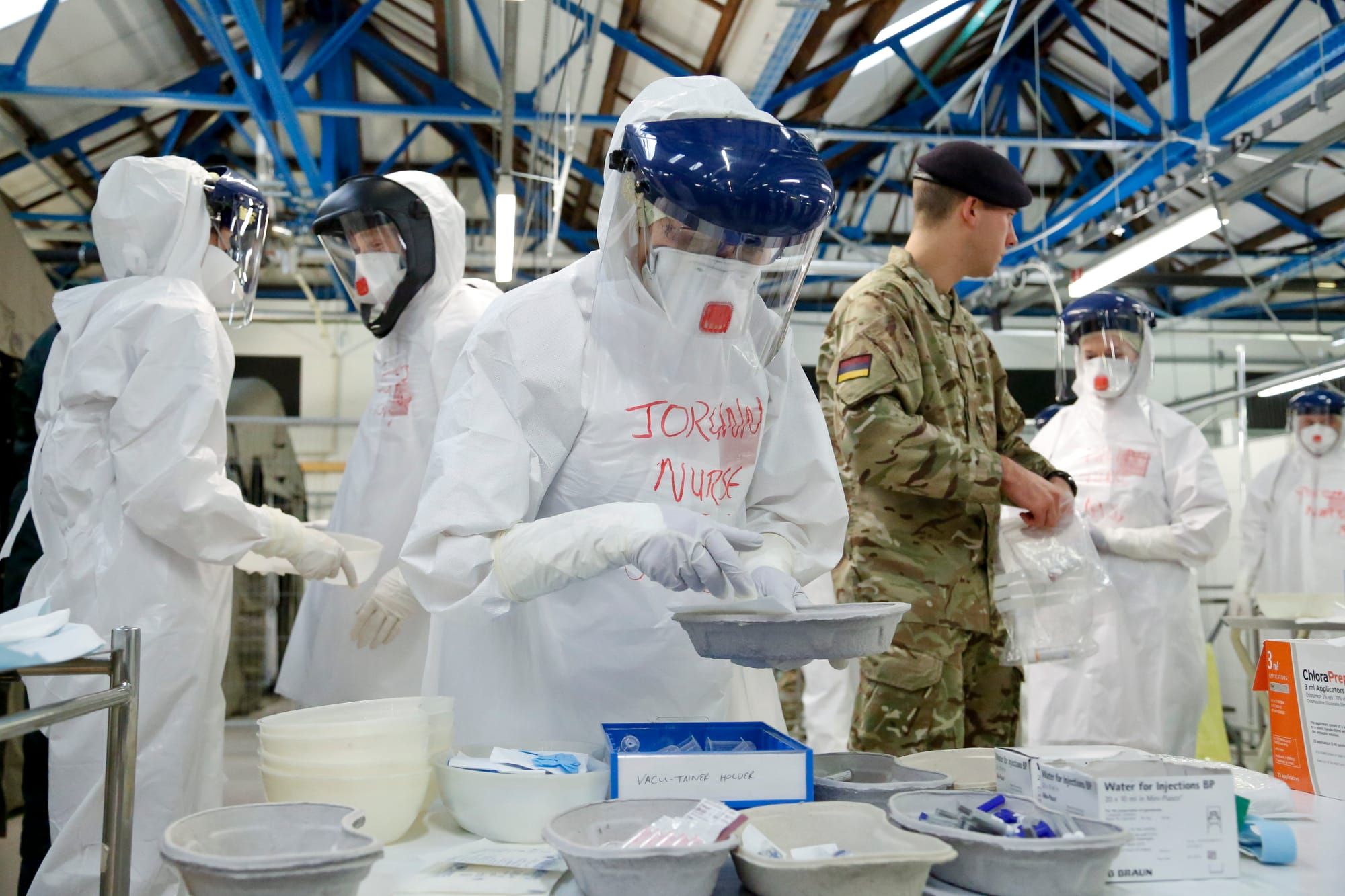 US Refuses to Accept Ebola-Infected Doctor, Family Rushed to Charité