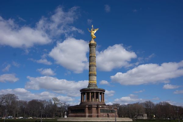 German Singer Xavier Naidoo to Lead Berlin Demo over Epstein Connections