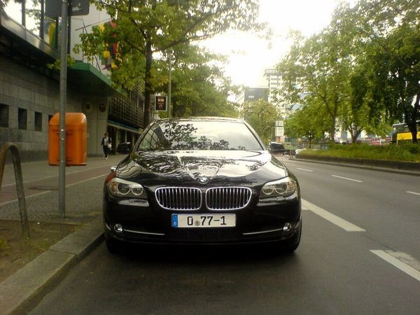 Wedding Party vs Diplomat: Multiple People Injured in Mitte Car Crash