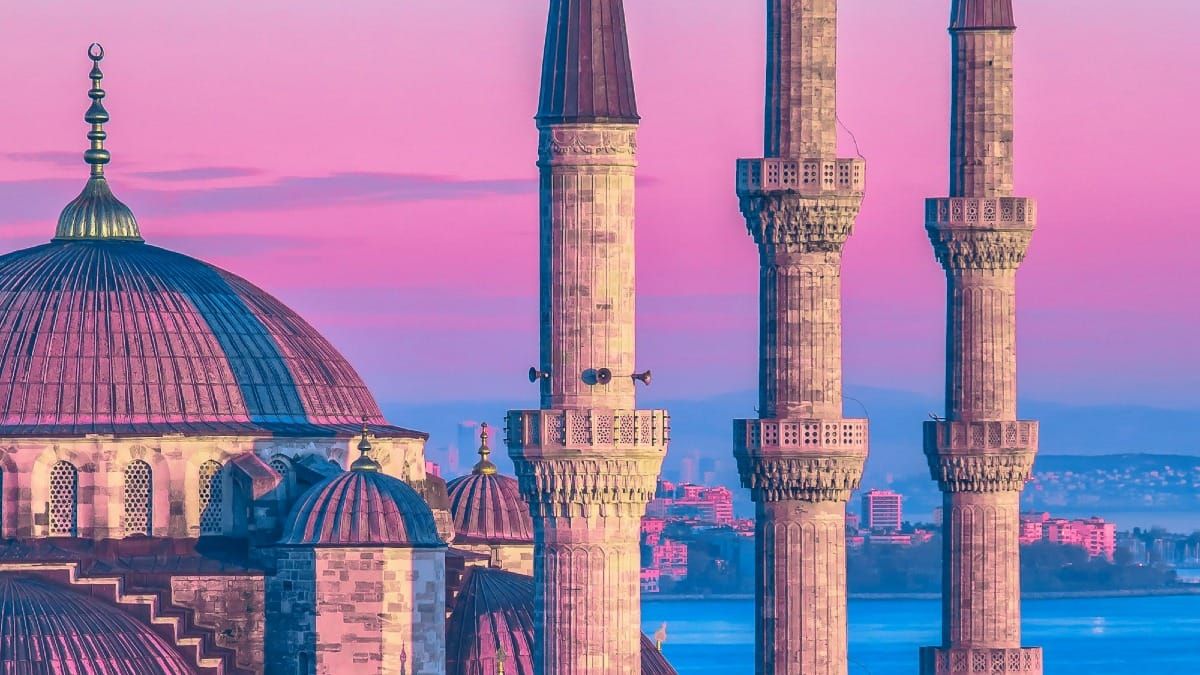 Türkiye Now Seeks the West’s Protection