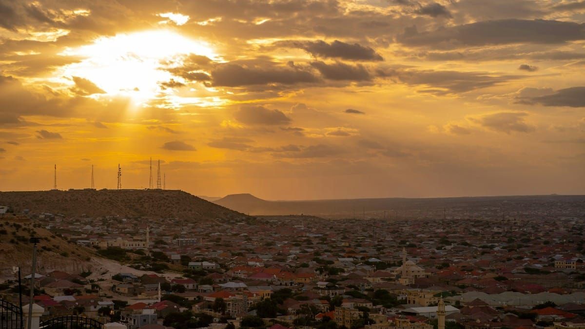 STRATEGIC TRAJECTORIES | A Storm at the World’s Trade Hub: the Bab el-Mandeb