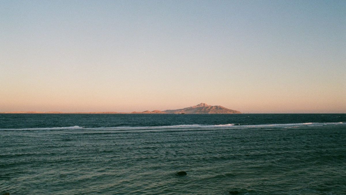CURRENT ESTIMATE | Islands and Highlands of a Dynamic Red Sea