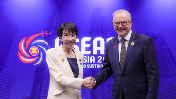 Japanese Prime Minister Sanae Takaichi with Australian Prime Minister Anthony Albanese.