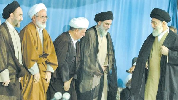 Ayatollah Ali Khamenei meets with high-ranking Iranian officials
