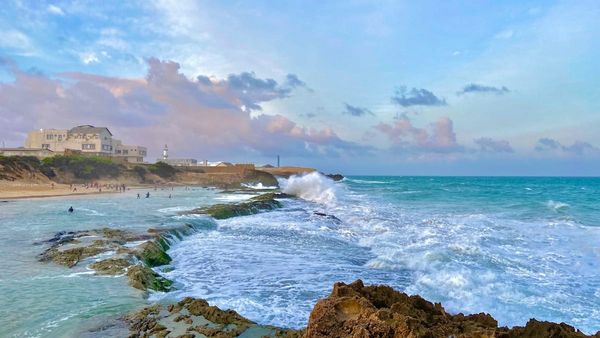 The Opaque New Phase of the Red Sea Competition