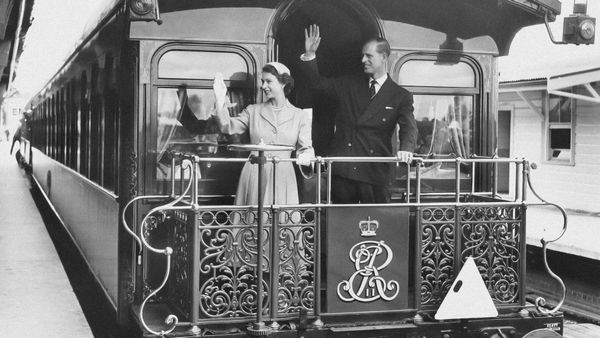 EARLY WARNING | The Crown Never Dies