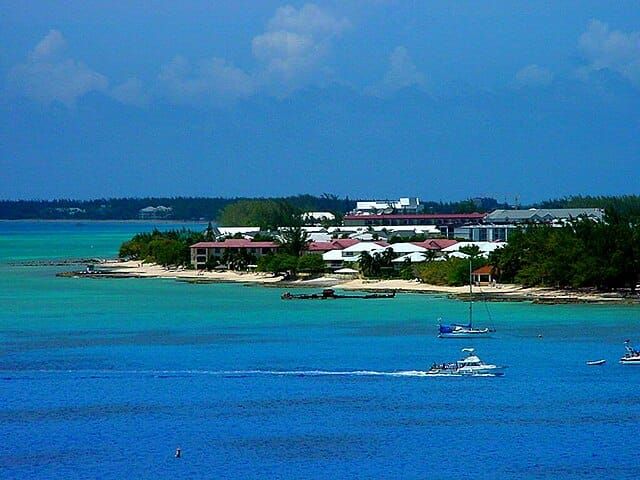 Diving Directory: Dive and Snorkel Sites in the Cayman Islands