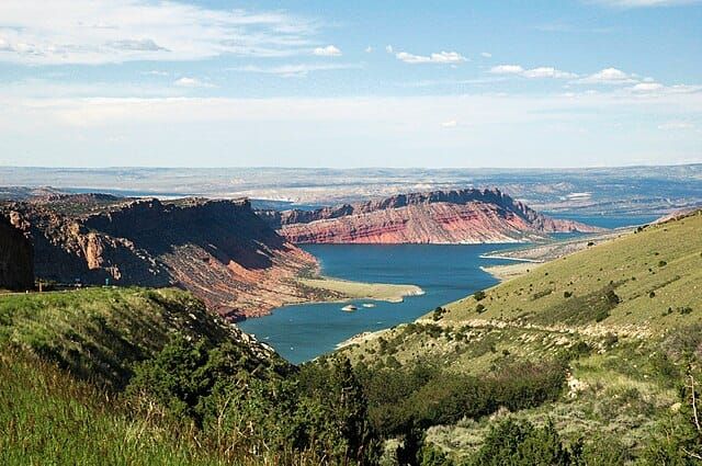 Lake Life: 7 Wyoming Mountain Lakes for Boating Fun
