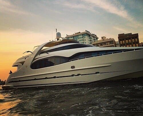 Boating Lifestyle: 8 Boats to Rent for a Day (or Night) on the Water