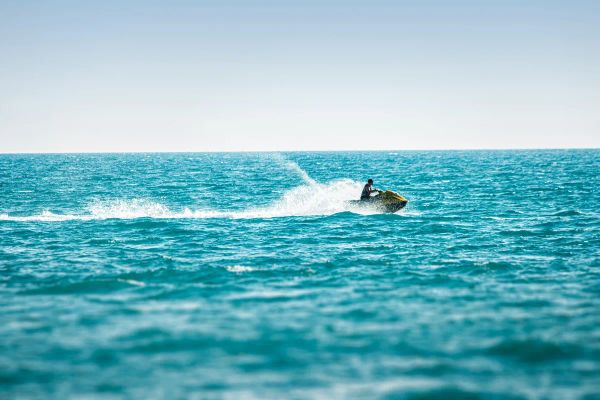 Dockside Assistance: Jet Ski Lifts and Slings