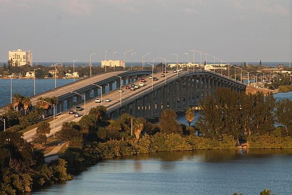 Dock and Dine: 4 Restaurants to Visit by Boat in Melbourne, Florida