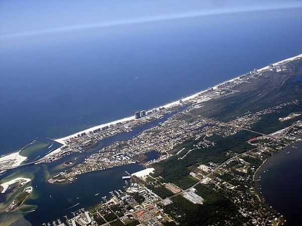 Dock and Dine: 5 Restaurants to Visit by Boat in Orange Beach, Alabama